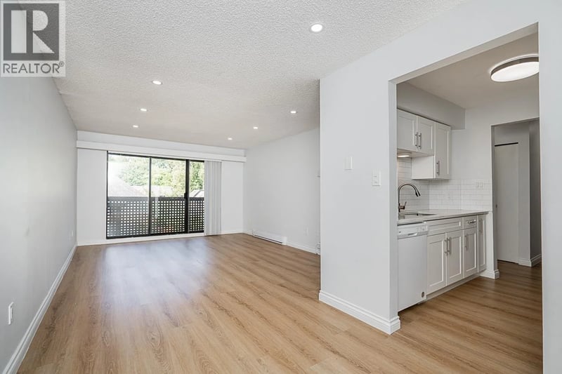 #410 385 GINGER Drive, New Westminster, British Columbia, V3L5L6, New Westminster, British Columbia — photo 1 of 5