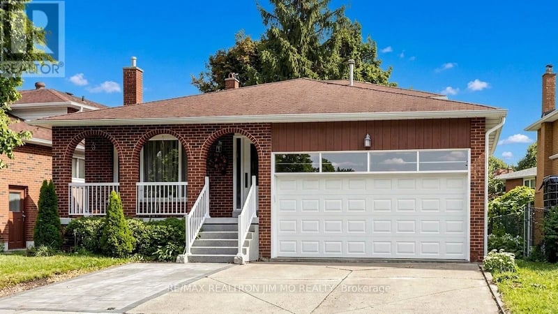 211 Risebrough Circuit, Markham (Milliken Mills West), Ontario, L3R3J1, Markham (Milliken Mills West), Ontario — photo 1 of 5