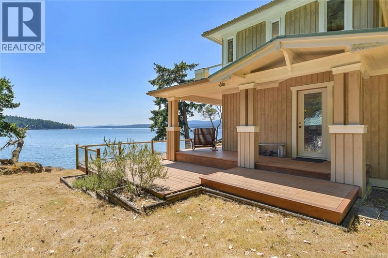 647 Dinner Bay Road, Mayne Island, British Columbia, V0N2J2, Mayne Island, British Columbia — photo 1 of 5
