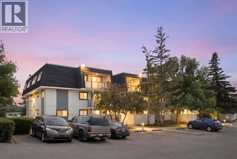 3115 51 Street Southwest, Calgary, Alberta, T3E6P4, Calgary, Alberta — photo 1 of 5