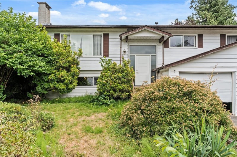 6466 TRENT Street, Chilliwack, British Columbia, V2R1W2, Chilliwack, British Columbia — photo 1 of 5