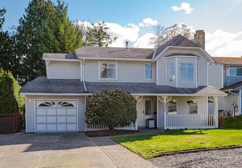 13526 64A Avenue, Surrey, British Columbia, V3W9H7, Surrey, British Columbia — photo 1 of 5