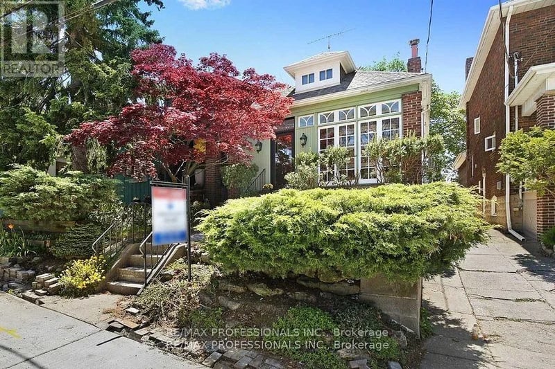 #BSMT 9 Rambert Crescent, Toronto (High Park-Swansea), Ontario, M6S1E5, Toronto (High Park-Swansea), Ontario — photo 1 of 5