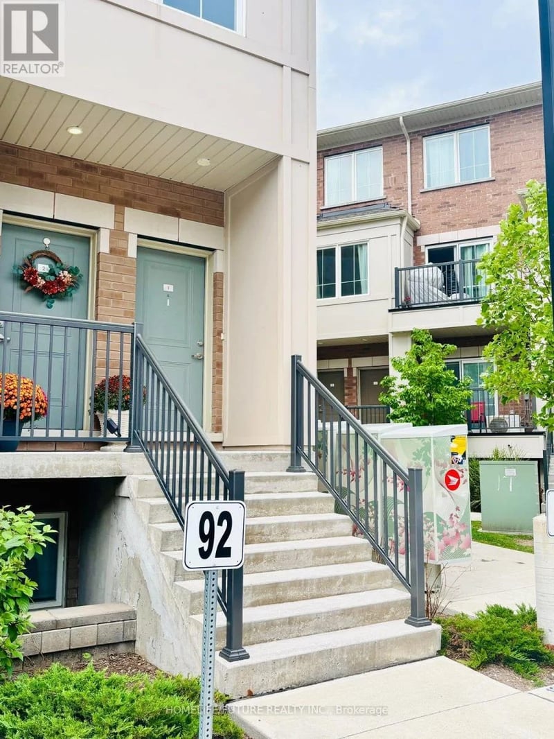 #1 475 Beresford Path, Oshawa (Central), Ontario, L1H0B2, Oshawa (Central), Ontario — photo 1 of 5