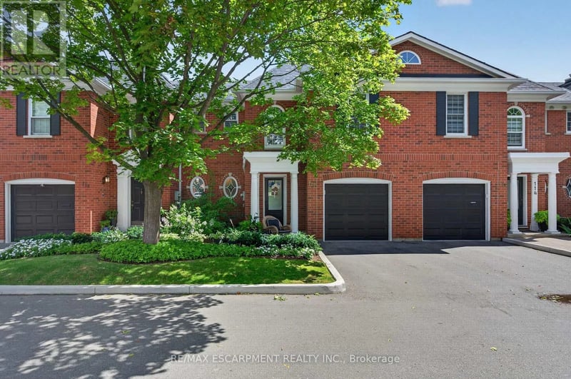 112 Fairwood Place West, Burlington (Bayview), Ontario, L7T4B6, Burlington (Bayview), Ontario — photo 1 of 5