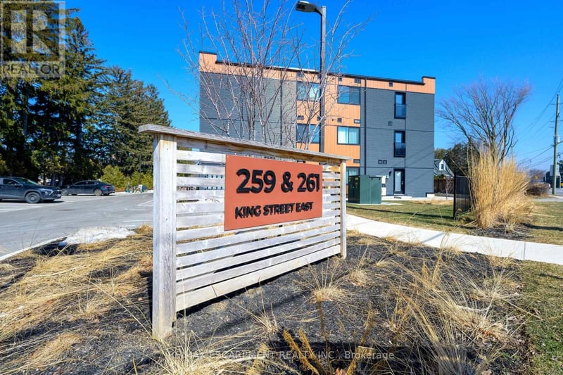 #303 259 King Street East, Hamilton (Stoney Creek), Ontario, L8G1L9, Hamilton (Stoney Creek), Ontario — photo 1 of 5