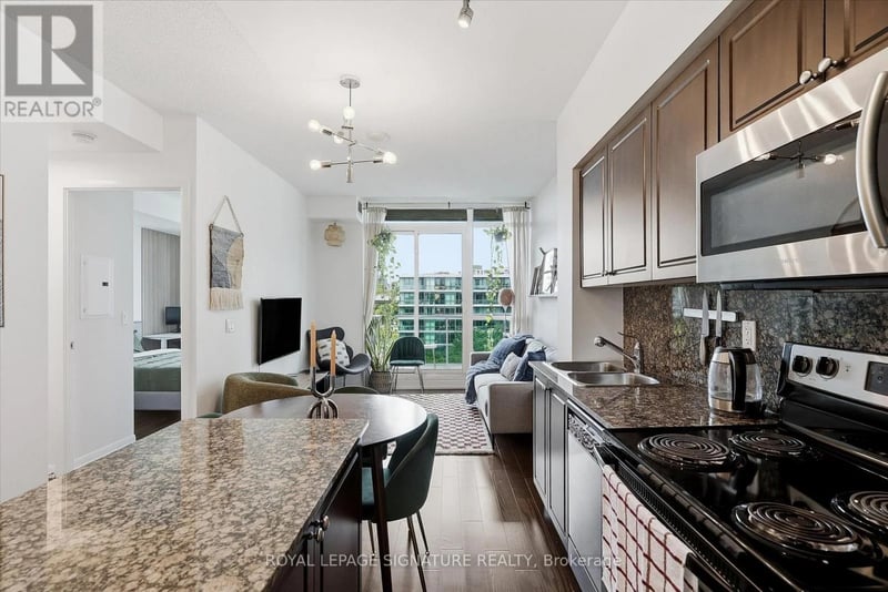 #711 215 Fort York Boulevard, Toronto (Niagara), Ontario, M5V4A2, Toronto (Niagara), Ontario — photo 1 of 5