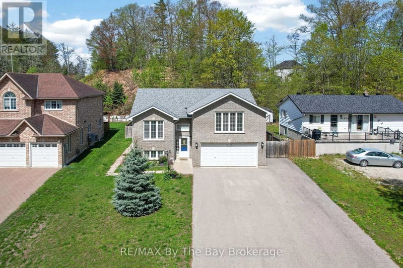 326 Golf Course Road, Wasaga Beach, Ontario, L9Z1S5, Wasaga Beach, Ontario — photo 1 of 5