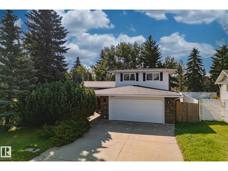 10619 35 AV NW, Edmonton, Alberta, T6J2V8, Edmonton, Alberta — photo 1 of 5