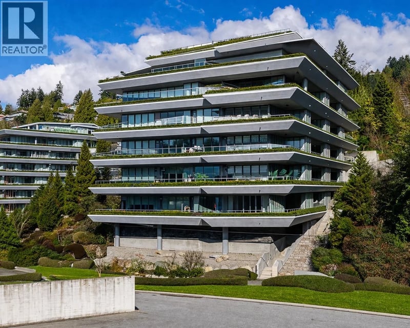 #401 768 ARTHUR ERICKSON Place, West Vancouver, British Columbia, V7T0B6, West Vancouver, British Columbia — photo 1 of 5