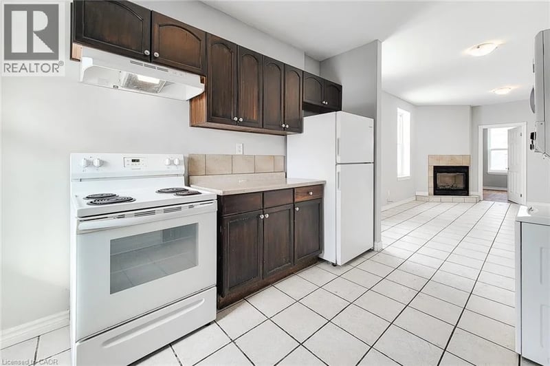 #1 340 BARTON Street East, Hamilton, Ontario, L8L2X7, Hamilton, Ontario — photo 1 of 5