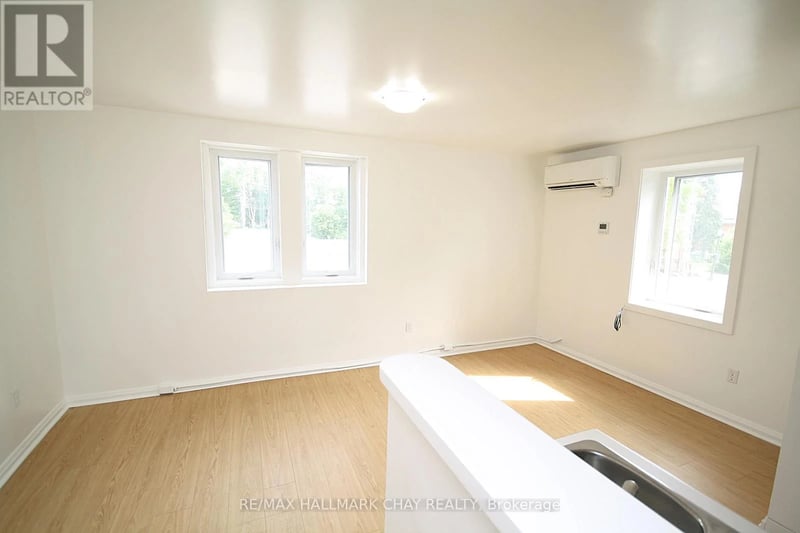 #1 58 Queen Street West, Springwater (Elmvale), Ontario, L0L1P0, Springwater (Elmvale), Ontario — photo 1 of 5