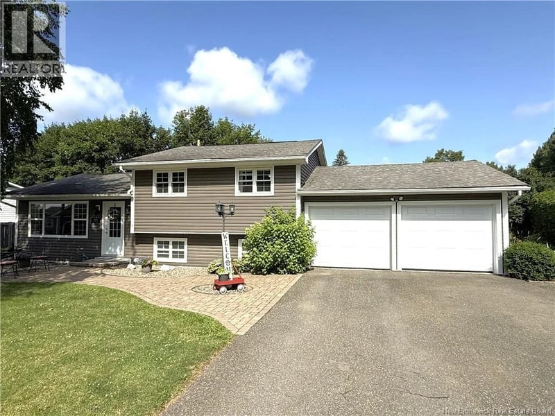 102 Scott Street, Woodstock, New Brunswick, E7M2P9, Woodstock, New Brunswick — photo 1 of 5