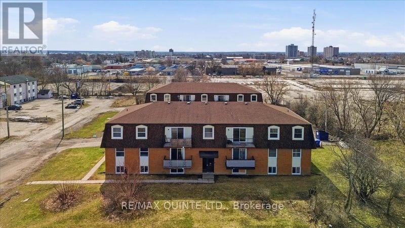 58 Elgin Street, Belleville (Belleville Ward), Ontario, K8P4B2, Belleville (Belleville Ward), Ontario — photo 1 of 5