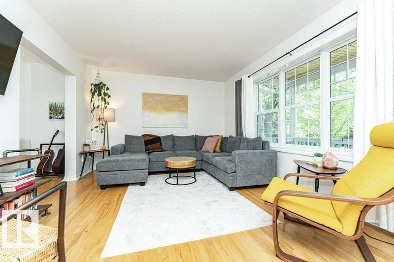 1539 KINROSS RD NW, Edmonton, Alberta, T5E1Z9, Edmonton, Alberta — photo 1 of 5