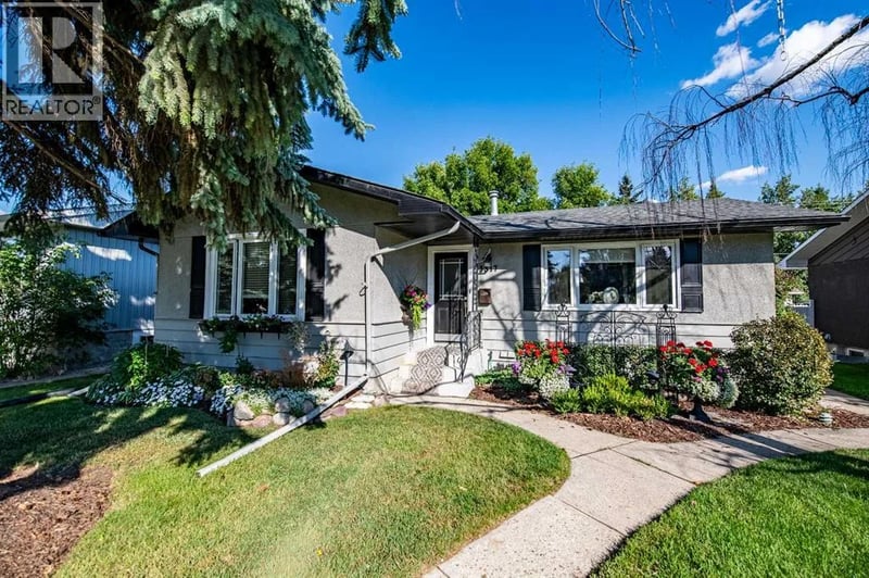 3317 44A Avenue, Red Deer, Alberta, T4N3J6, Red Deer, Alberta — photo 1 of 5