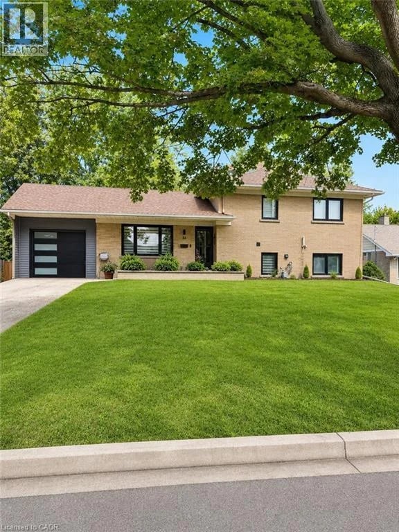 33 TYRELL Street, Simcoe, Ontario, N3Y2H2, Simcoe, Ontario — photo 1 of 5