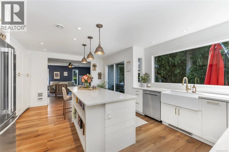 2146 Henlyn Drive, Sooke, British Columbia, V9Z0N5, Sooke, British Columbia — photo 1 of 5