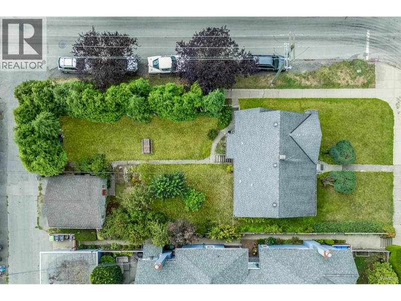 96 16TH Avenue, Vancouver, British Columbia, V5Y1Y6, Vancouver, British Columbia — photo 1 of 5