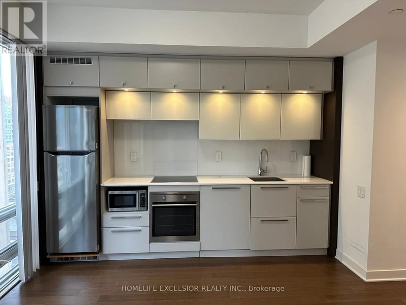 #904 15 Grenville Street, Toronto (Bay Street Corridor), Ontario, M4Y1A1, Toronto (Bay Street Corridor), Ontario — photo 1 of 5