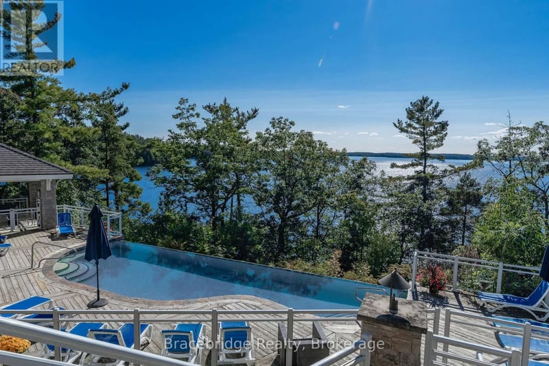#B102-A1 1869 Muskoka Rd 118 Highway West, Muskoka Lakes (Monck (Muskoka Lakes)), Ontario, P1L1W8, Muskoka Lakes (Monck (Muskoka Lakes)), Ontario — photo 1 of 5