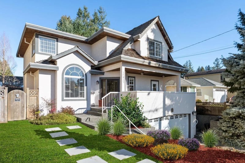 14027 BLACKBURN Avenue, White Rock, British Columbia, V4B2Z6, White Rock, British Columbia — photo 1 of 5