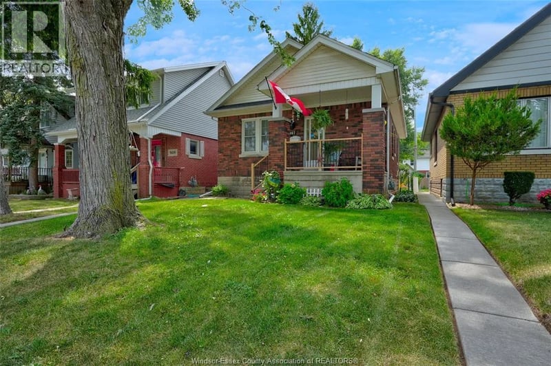 987 CURRY, Windsor, Ontario, N9B2C4, Windsor, Ontario — photo 1 of 5