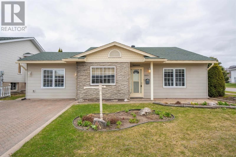 1015 Lake ST, Sault Ste. Marie, Ontario, P6B6B5, Sault Ste. Marie, Ontario — photo 1 of 5