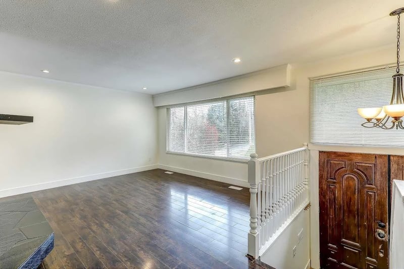 10055 122 Street, Surrey, British Columbia, V3V4M6, Surrey, British Columbia — photo 1 of 5