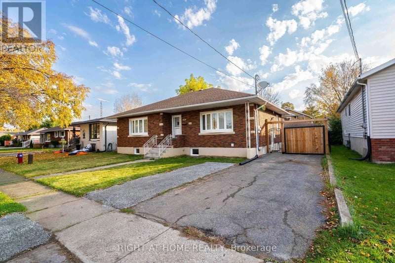 47 Marshall Avenue, Welland (Broadway), Ontario, L3C2N1, Welland (Broadway), Ontario — photo 1 of 5
