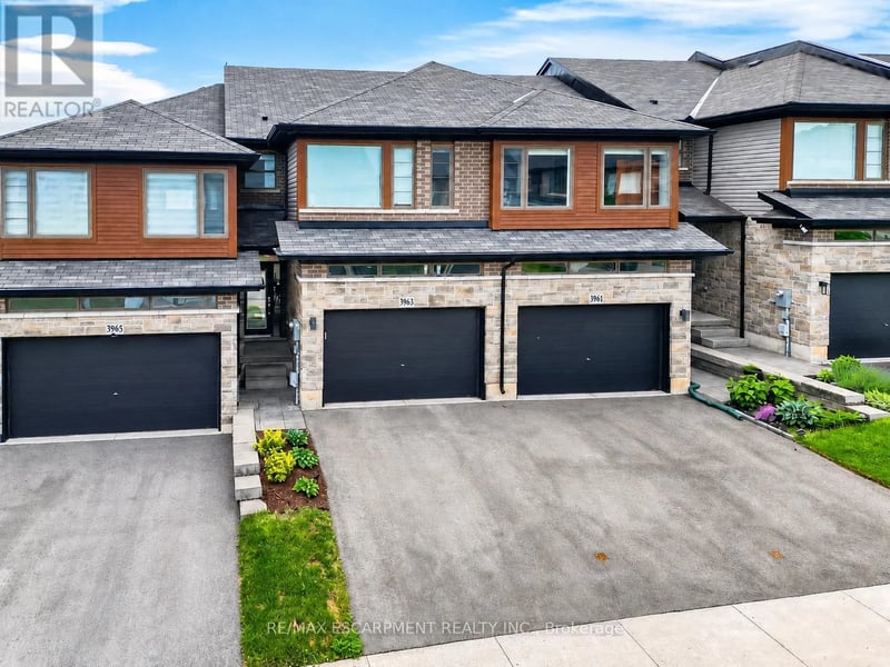 3963 Crown Street, Lincoln (Beamsville), Ontario, L3J0T1, Lincoln (Beamsville), Ontario — photo 1 of 5