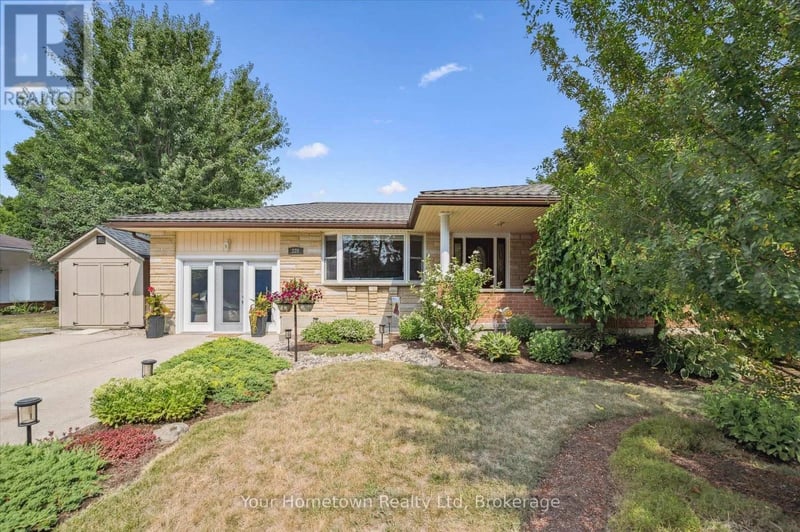 220 Colborne Street, Centre Wellington (Elora/Salem), Ontario, N0B1S0, Centre Wellington (Elora/Salem), Ontario — photo 1 of 5