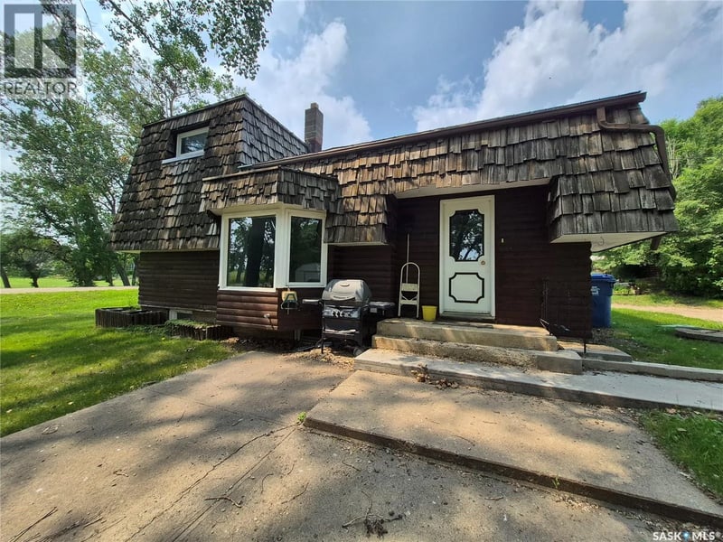413 Peterson AVENUE, Radville, Saskatchewan, S0C2G0, Radville, Saskatchewan — photo 1 of 5