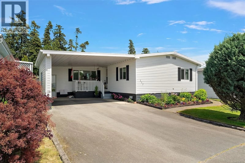 #111 7701 Central Saanich Road, Central Saanich, British Columbia, V0S1M0, Central Saanich, British Columbia — photo 1 of 5