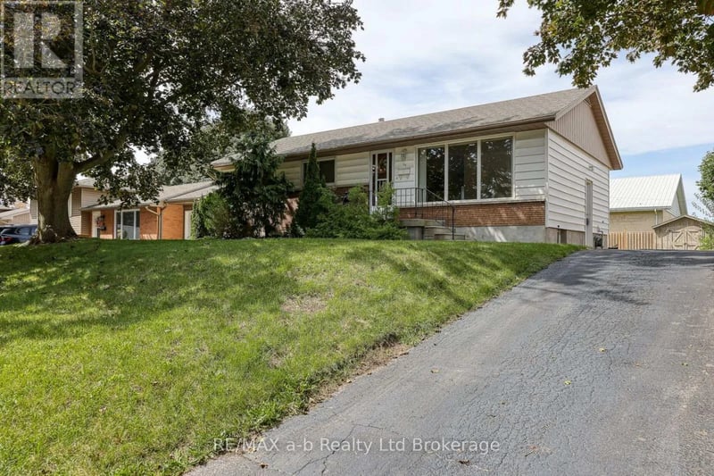 26 Glenn Avenue, Ingersoll (Ingersoll - South), Ontario, N5C2C8, Ingersoll (Ingersoll - South), Ontario — photo 1 of 5
