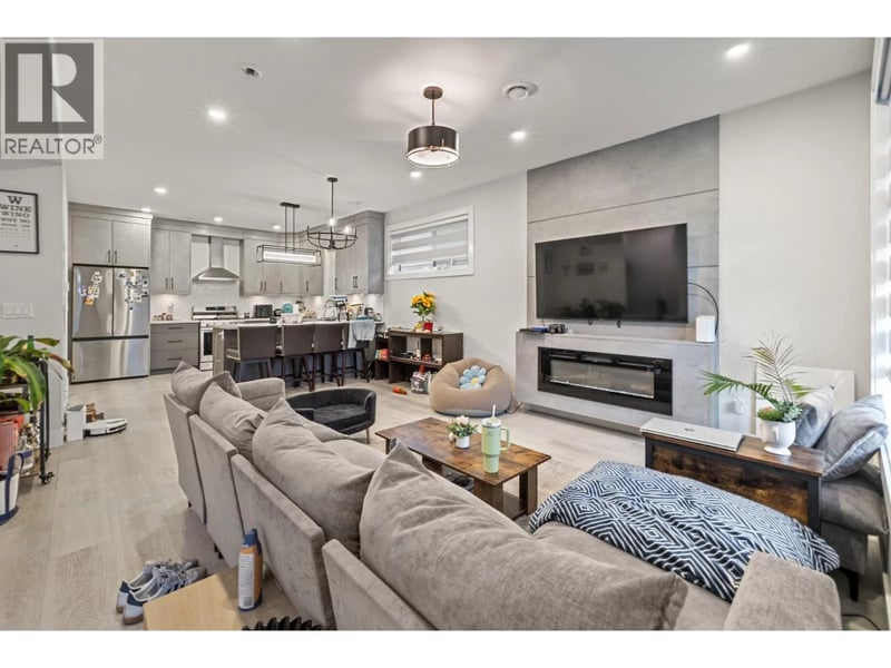 #2 830 Glenwood Avenue, Kelowna, British Columbia, V1Y5M5, Kelowna, British Columbia — photo 1 of 5