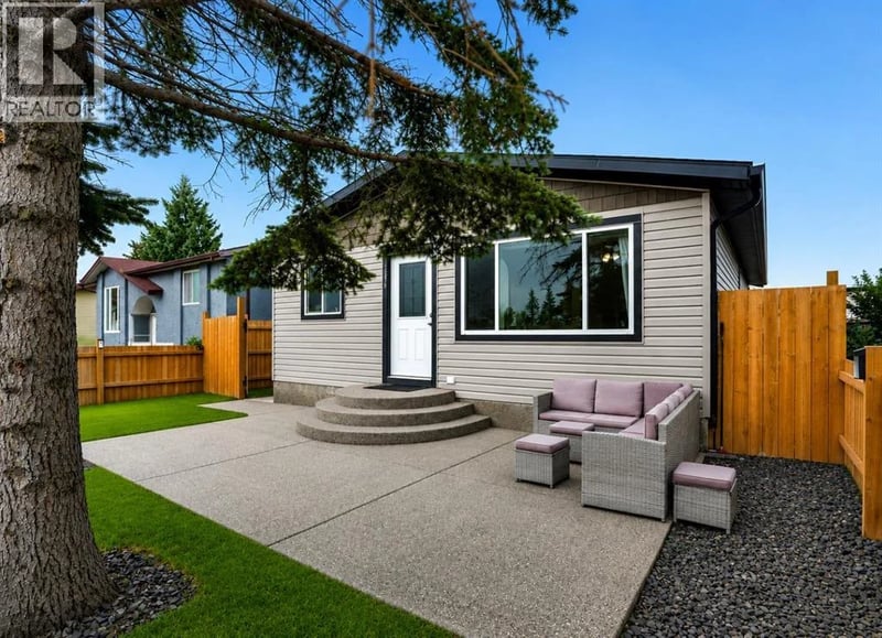 896 Rundlecairn Way Northeast, Calgary, Alberta, T1Y2R7, Calgary, Alberta — photo 1 of 5