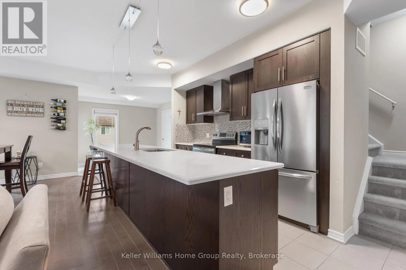 #35 107 Westra Drive, Guelph (Willow West/Sugarbush/West Acres), Ontario, N1K0A5, Guelph (Willow West/Sugarbush/West Acres), Ontario — photo 1 of 5