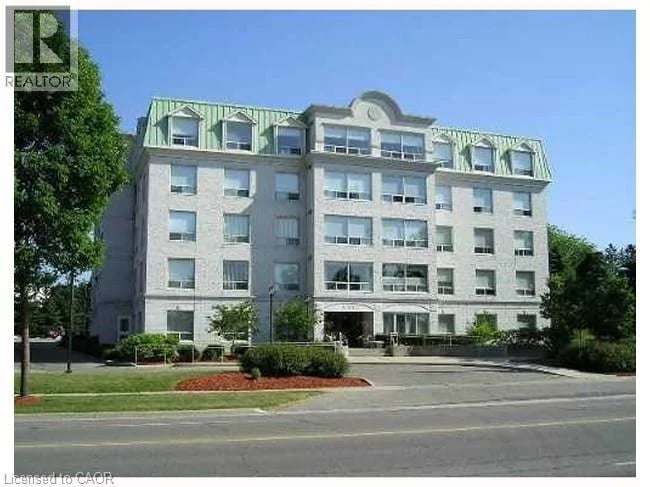 #102 405 ERB Street West, Waterloo, Ontario, N2L1W7, Waterloo, Ontario — photo 1 of 5