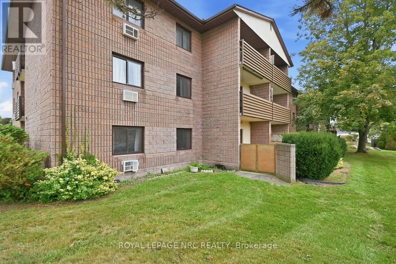 #106 72 Main Street East, Port Colborne (Main Street), Ontario, L3K5Z8, Port Colborne (Main Street), Ontario — photo 1 of 5