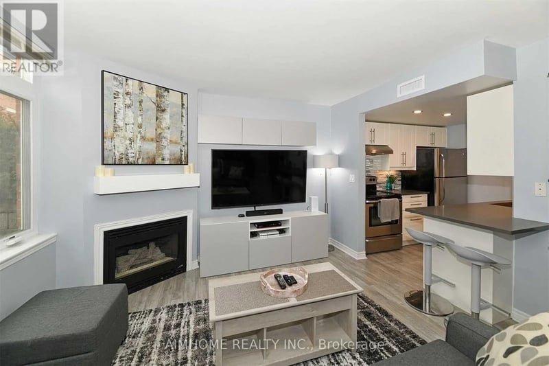 #1 100 Redpath Avenue, Toronto (Mount Pleasant West), Ontario, M4S2J7, Toronto (Mount Pleasant West), Ontario — photo 1 of 5