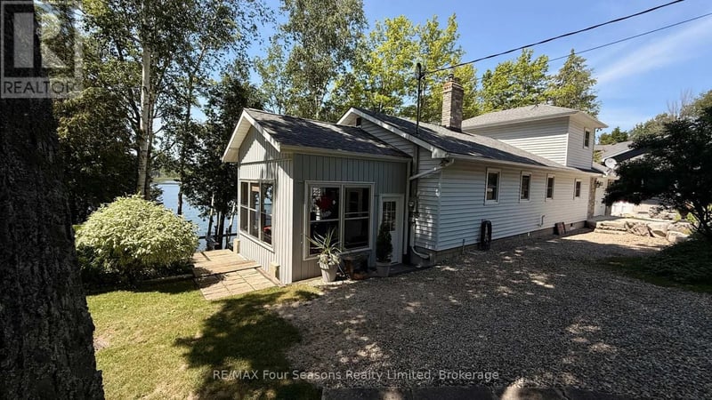 52 Shore Drive, South Bruce Peninsula, Ontario, N0H1A0, South Bruce Peninsula, Ontario — photo 1 of 5