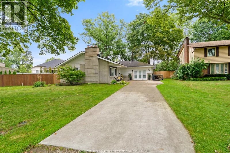 112 CLOVELLY, Tecumseh, Ontario, N8N1G1, Tecumseh, Ontario — photo 1 of 5