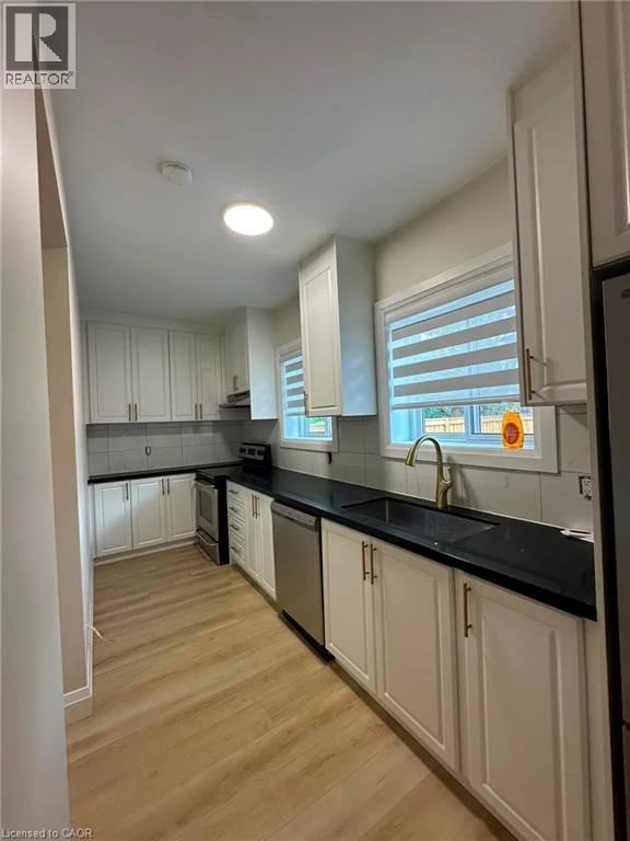 #Main 413 CONCESSION Street, Hamilton, Ontario, L9A1B8, Hamilton, Ontario — photo 1 of 5