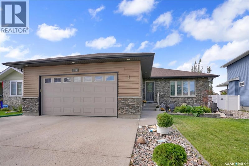 369 Wood Lily DRIVE, Moose Jaw, Saskatchewan, S6J0A2, Moose Jaw, Saskatchewan — photo 1 of 5