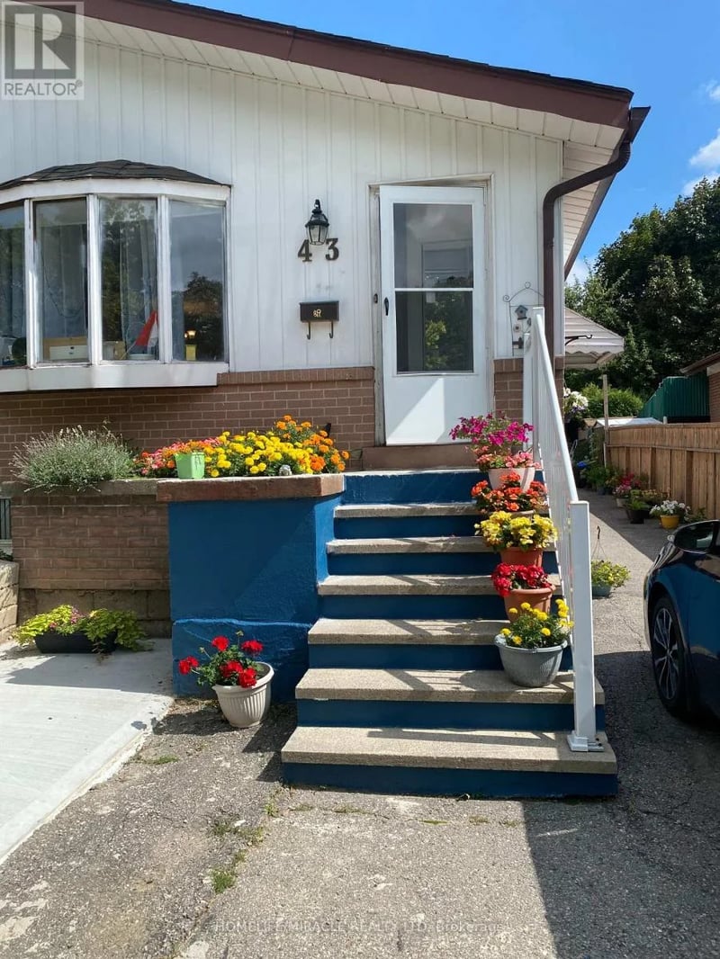 #Main 43 Corby Crescent, Brampton (Brampton South), Ontario, L6Y1H3, Brampton (Brampton South), Ontario — photo 1 of 5