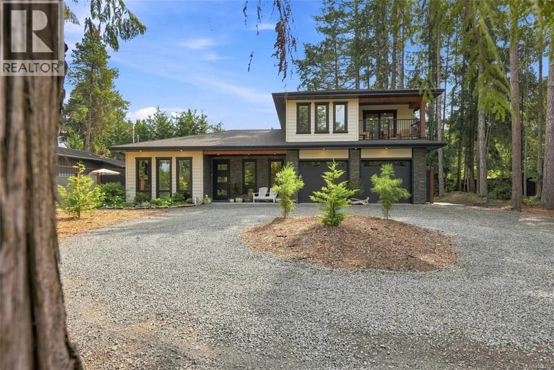935 Meadowlark Place, Qualicum Beach, British Columbia, V9K1M6, Qualicum Beach, British Columbia — photo 1 of 5