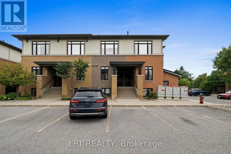 21 Bergeron Private, Ottawa, Ontario, K1C0C2, Ottawa, Ontario — photo 1 of 5