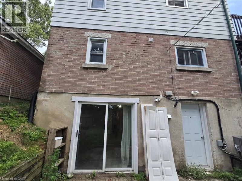 #B 461 VICTORIA Street South, Kitchener, Ontario, N2M3A6, Kitchener, Ontario — photo 1 of 5
