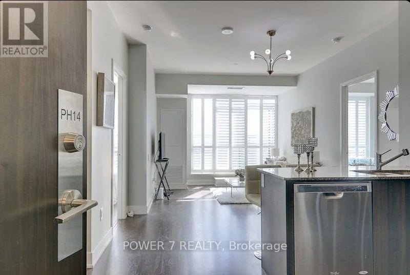 #PH14 7608 Yonge Street, Vaughan (Crestwood-Springfarm-Yorkhill), Ontario, L4J0J5, Vaughan (Crestwood-Springfarm-Yorkhill), Ontario — photo 1 of 5
